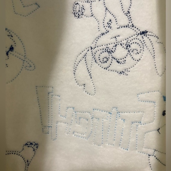 Women’s Disney’s Stitch Cream & Blue Fully Zippered, Hooded Sweatshirt. Size XL - Picture 4 of 7